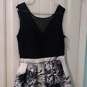 R&M Richards size 12 Black & White Gown